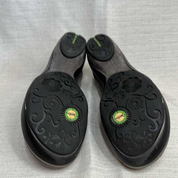 Jambu Wedge Heels - Picture 5 of 5